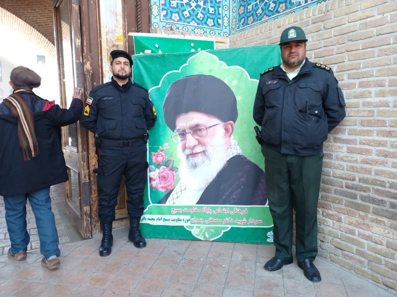 برپایی میز خدمت در نیشابور به مناسبت نیمه شعبان