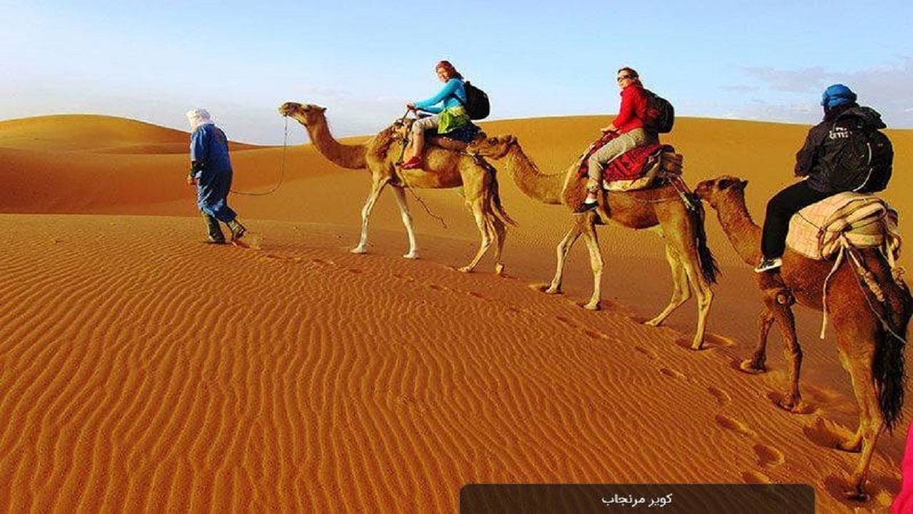 بارش برف در کویر مرنجاب اصفهان پس از ۷ سال + فیلم