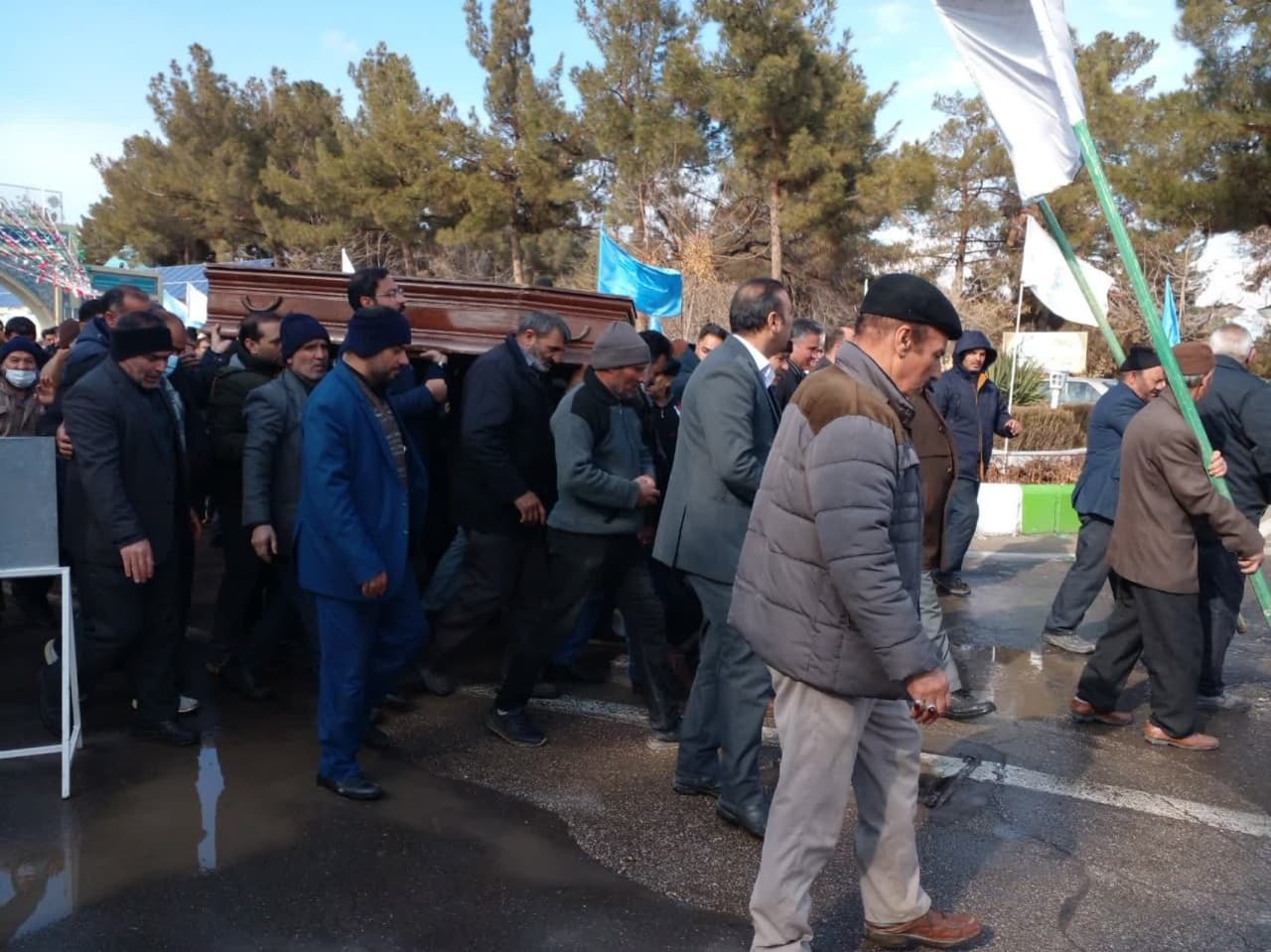 برگزاری مراسم تشییع و خاکسپاری پدر شهید والامقام کاظم اخباری در نیشابور برگزاری مراسم تشییع و خاکسپاری پدر شهید والامقام کاظم اخباری در نیشابور
