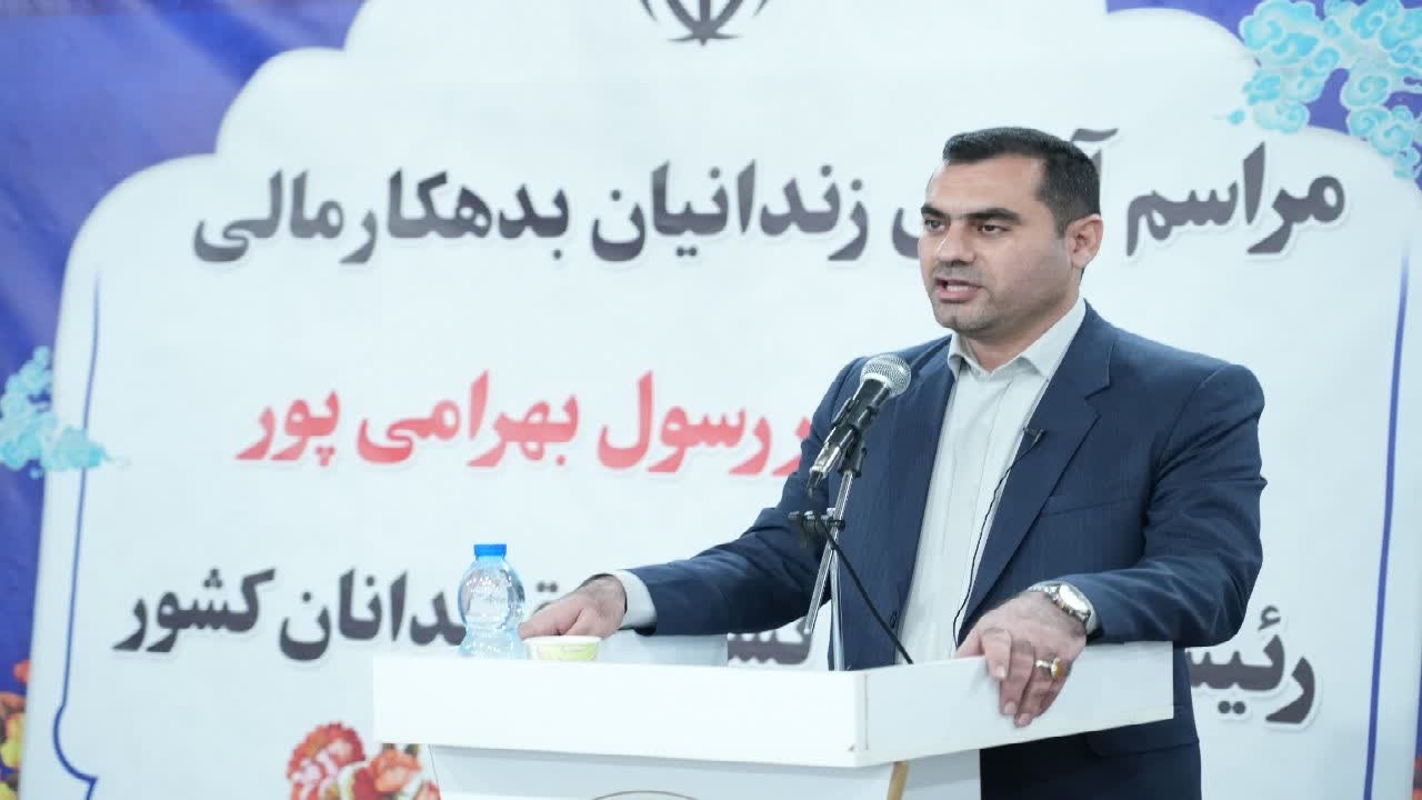 مسئولین قوای سه گانه مشکلات زندانیان را در راس مشکلات قرار دهند