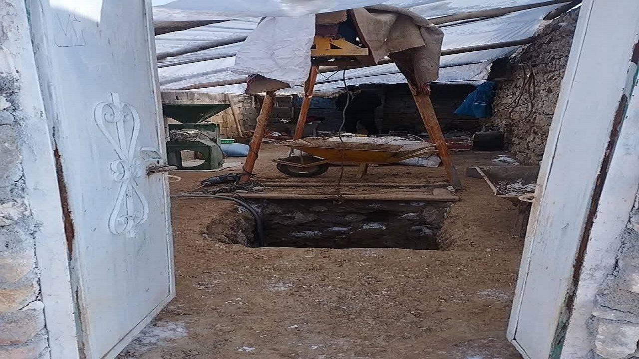 ۱۲ متر حفاری در منزل شخصی برای رسیدن به اشیای تاریخی در کردستان