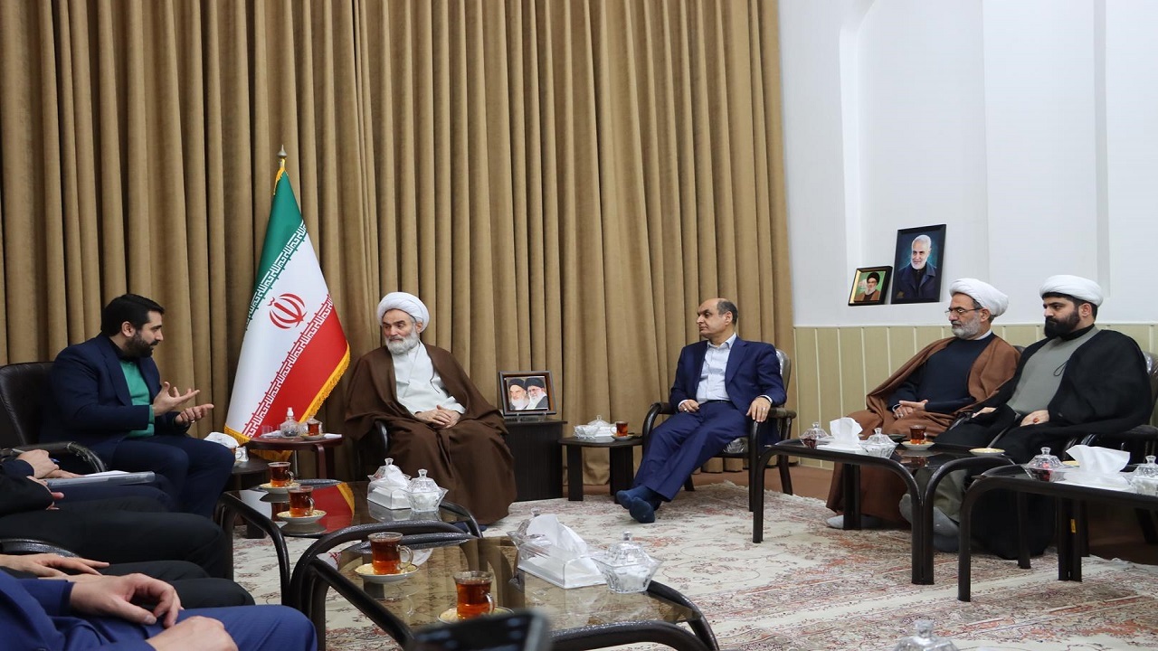 ایرانی‌ها روزانه ۶ ساعت در فضای مجازی حضور دارند