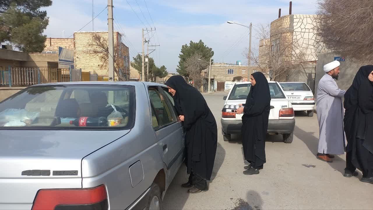 پذیرایی از مردم به مناسبت عید مبعث