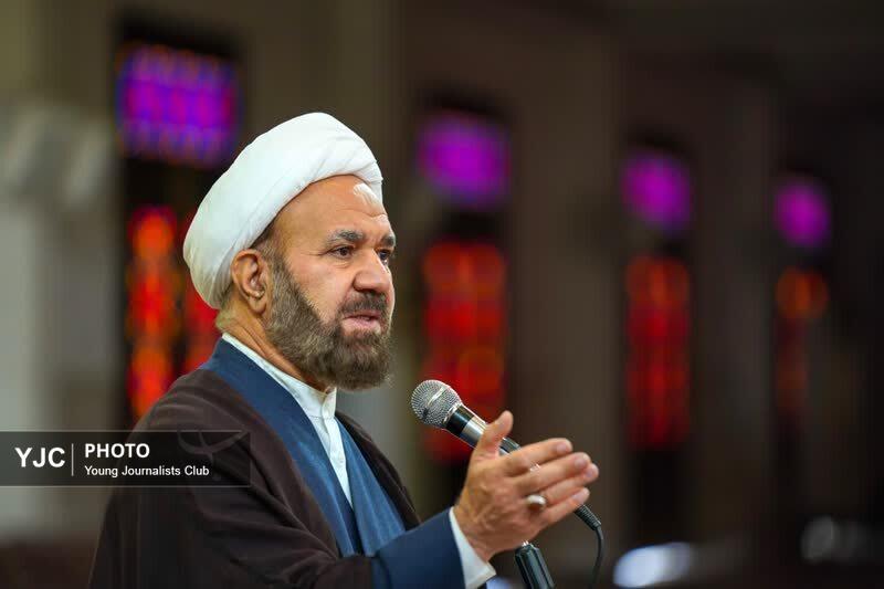 افرادی که دم از مذاکره با دولت آمریکا می‌زنند، نفوذی سرویس‌های جاسوسی این کشورند