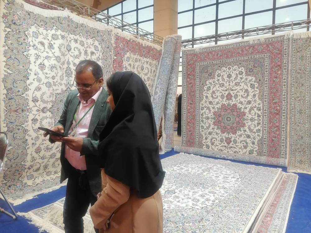 فرش دستباف کرمان نمایشگاهی از رنگ&zwnj;ها وعاشقانه&zwnj;ها