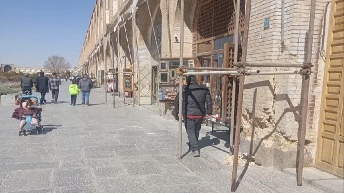 باشگاه خبرنگاران -اجرای مرمت جداره‌های میدان جهانی امام (نقش جهان)
