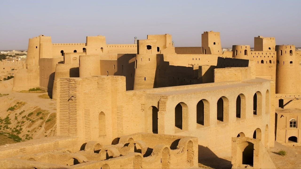 به دنبال مرمت و بازسازی آثار تاریخی هستیم