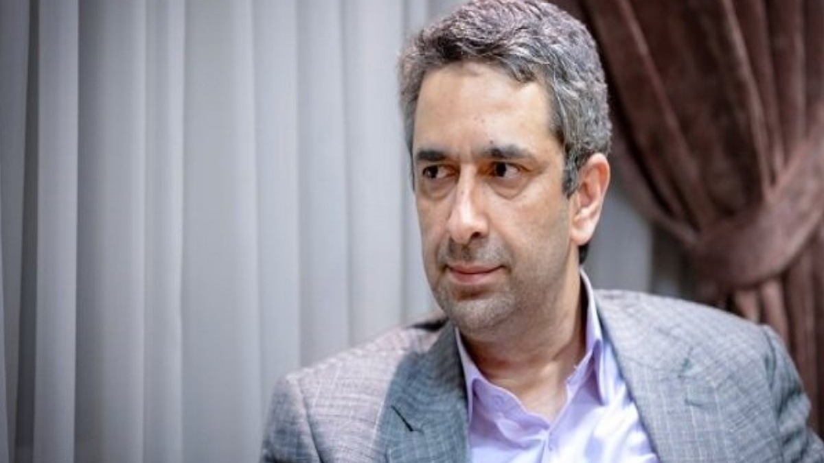 بازدید رئیس رسانه ملی از پشت صحنه برنامه «جبهه»