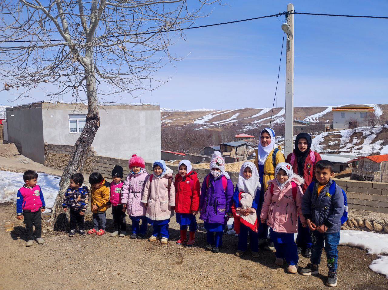 دانش آموزان مدرسه سلمان فارسی