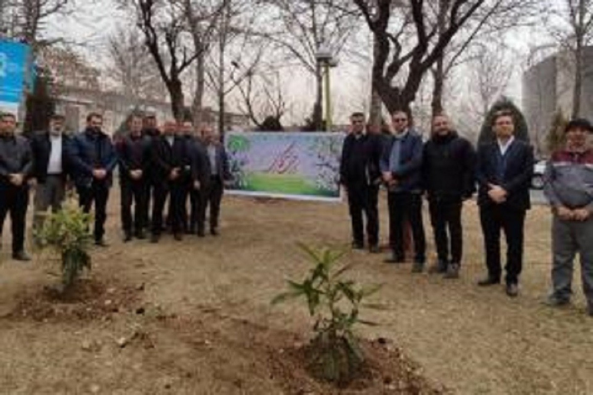 آیین روز درختکاری با حضور رئیس مجلس شورای اسلامی و شهردار تهران