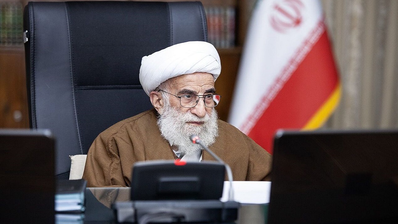 آیت‌الله جنتی: ماه رمضان فرصتی برای دستگیری از محرومان جامعه است