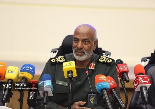 گزارش  تصویری از آئین تجلیل از خبرنگاران قرارگاه مدینه منوره نیروی زمینی سپاه در بندرعباس