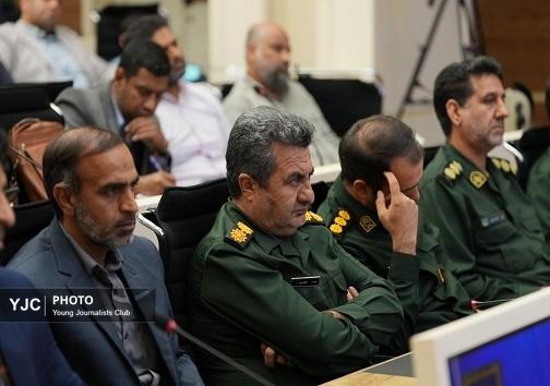 گزارش  تصویری از آئین تجلیل از خبرنگاران قرارگاه مدینه منوره نیروی زمینی سپاه در بندرعباس