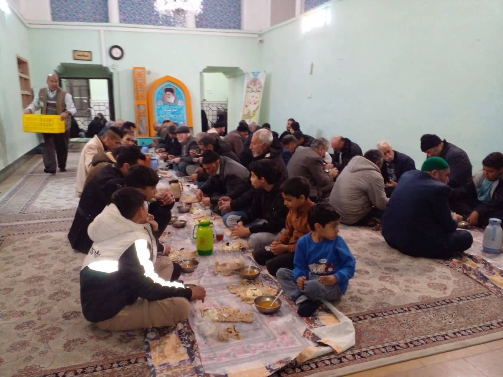 افطاری دادن در نیشابور