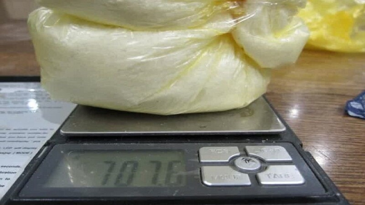 باشگاه خبرنگاران -۷۰۰ گرم شیشه از یک مسافر در فرودگاه اصفهان کشف شد