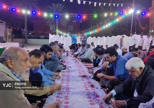 برپایی سفره افطاری در بقاع متبرکه هرمزگان