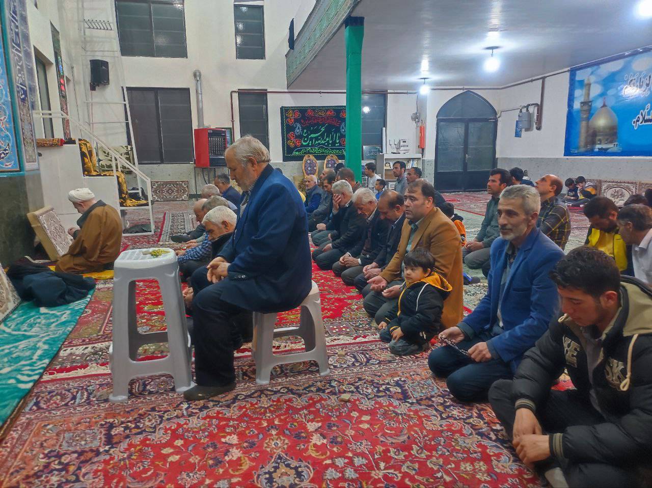 اقامه نماز مغرب و عشا در روستای گردشگری توآباد