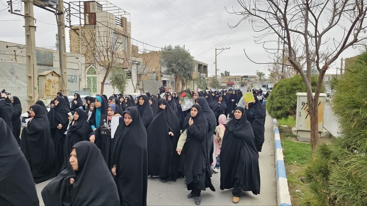باشگاه خبرنگاران -راهپیمایی اعتراضی مردم بافق در محکومیت کشف حجاب در تهران