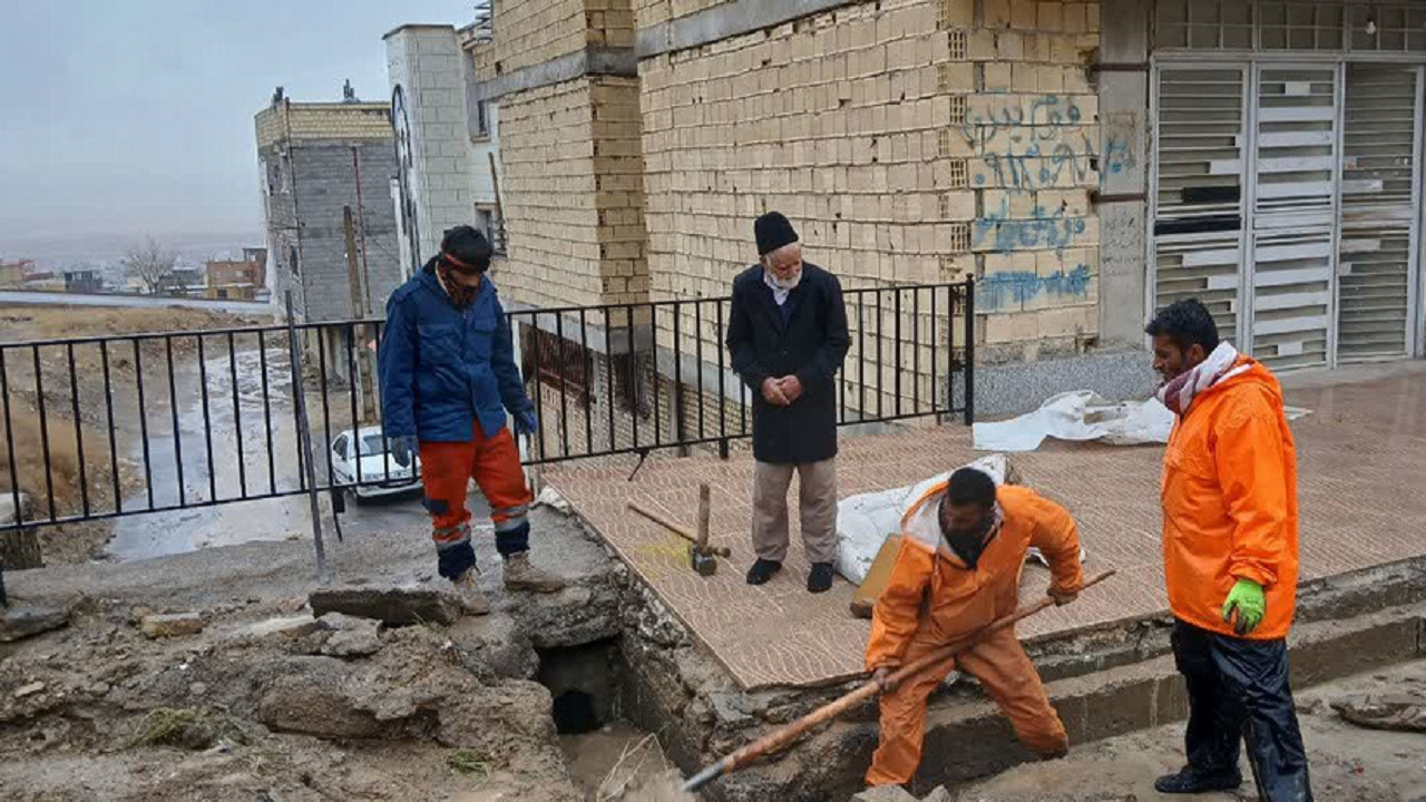۱۰ نقطه آبگرفتگی در شهرکرد پس از بارش باران پاکسازی شد