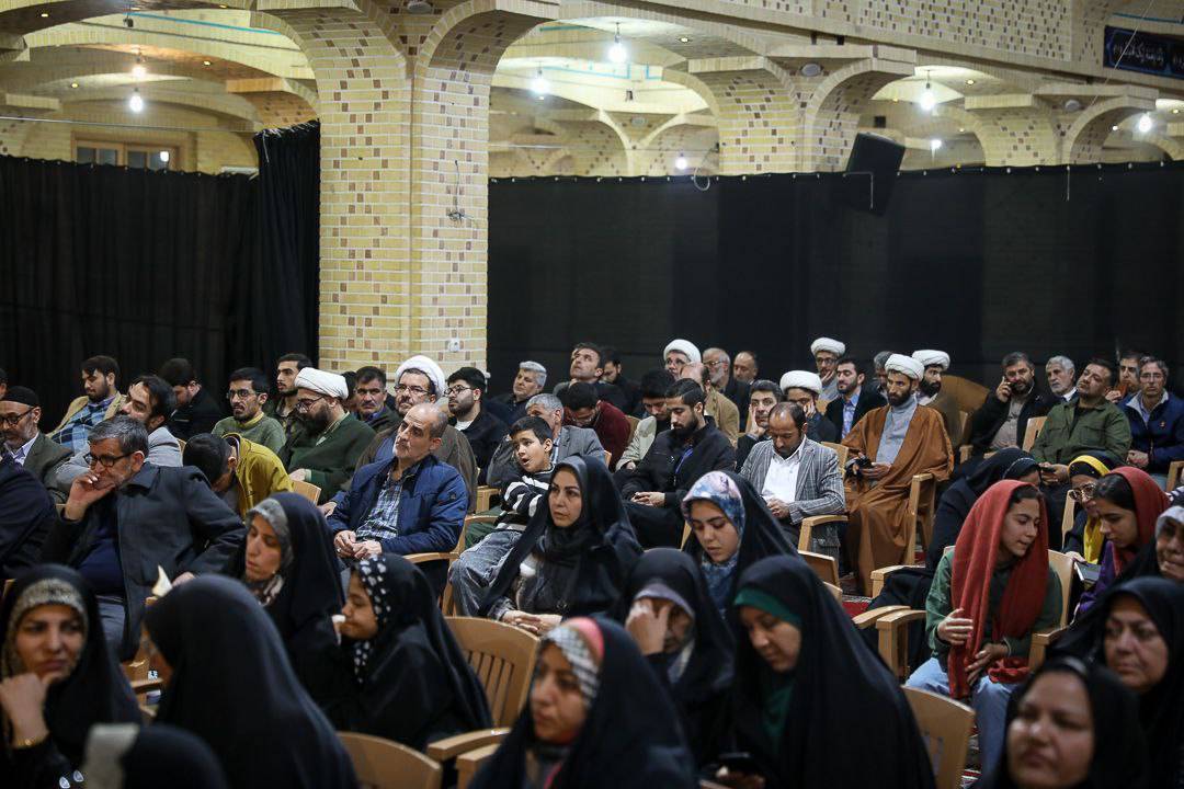 برپایی مراسم اقامه نماز
