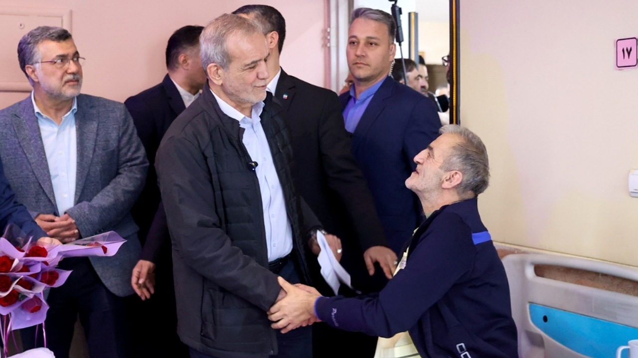عیادت رئیس‌جمهور از جانبازان دوران هشت سال دفاع مقدس