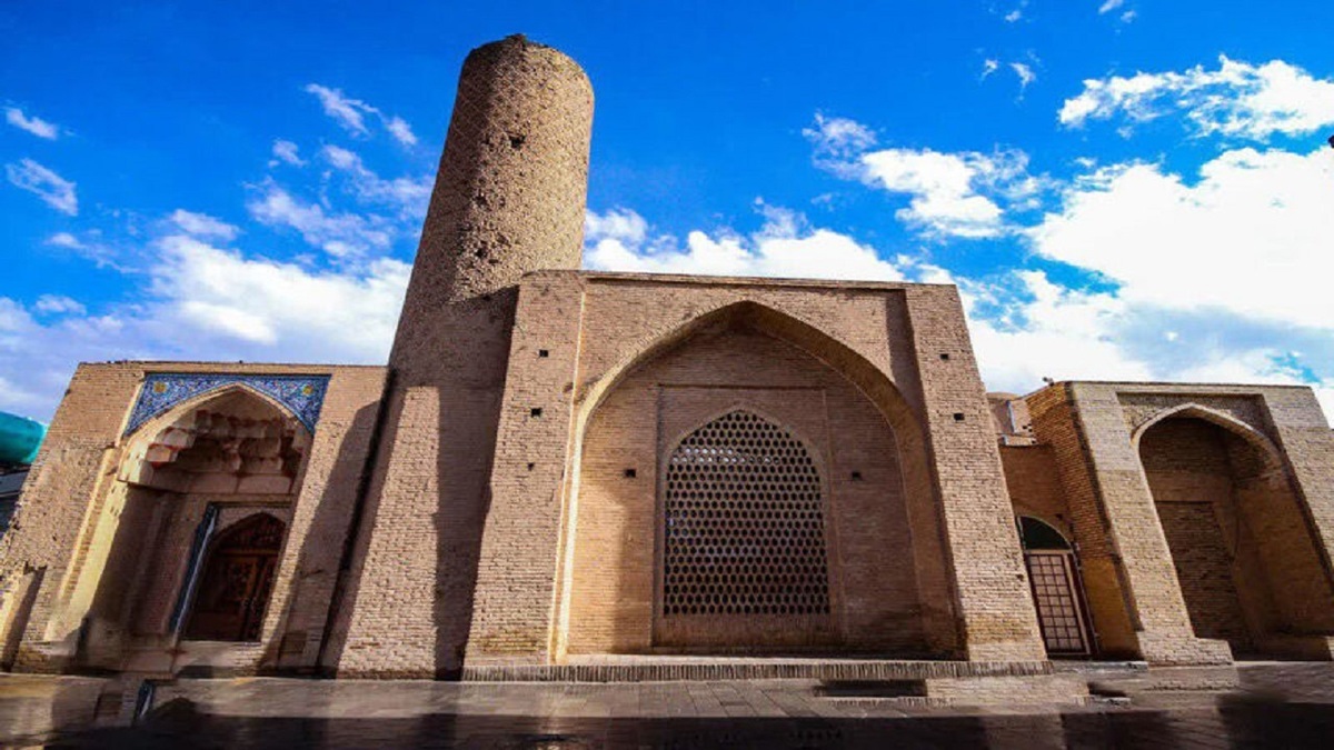 باشگاه خبرنگاران -شکوه تاریخ بر قامت مسجد جامع گزِ بُرخوار