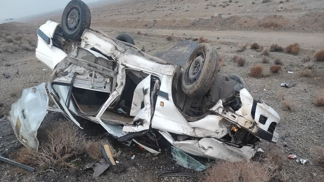 حادثه تلخ واژگونی خودرو در اتوبان تهران به قم  / نجات معجزه آسای سرنشین خودرو