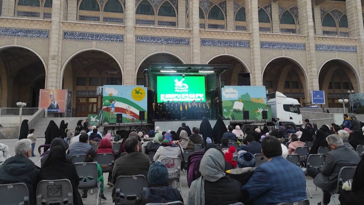باشگاه خبرنگاران -برنامه تماشاخانه سیار کانون در نمایشگاه قرآن کریم