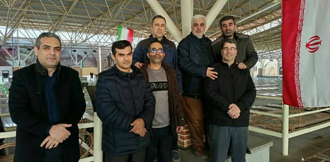مراسم ادای احترام به شهدا