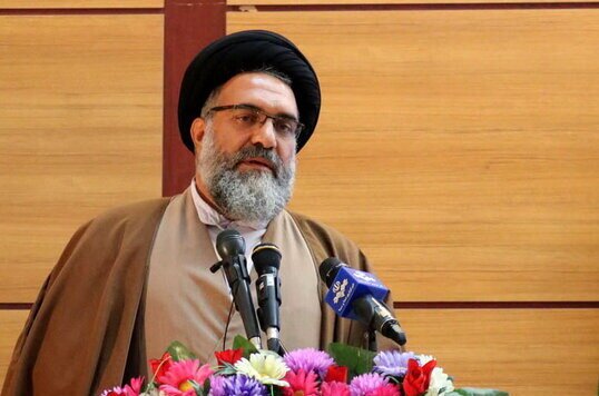دشمن در پی نابودی حیا و انسانیت جوانان است