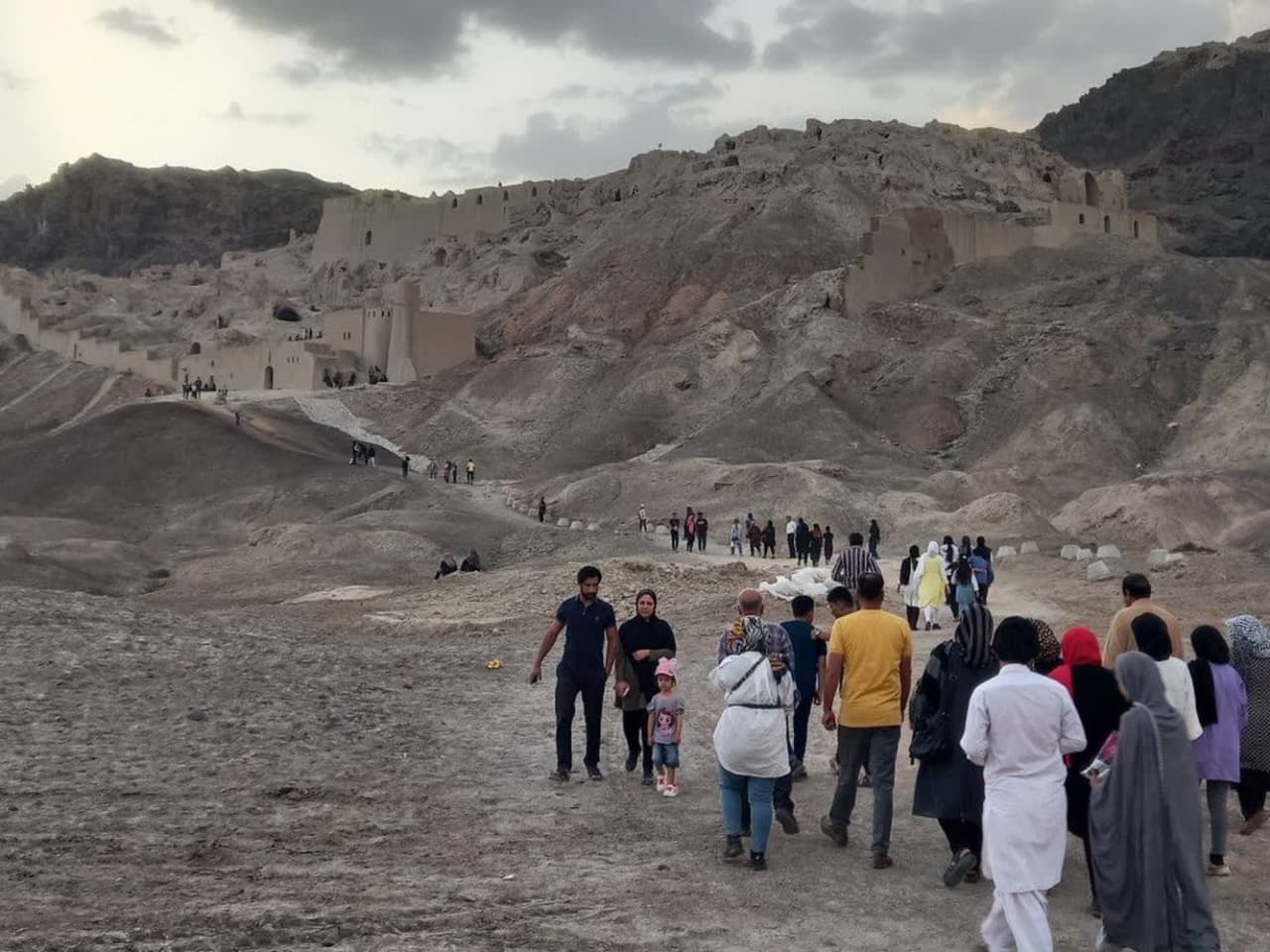 کوه خواجه گنجینه&zwnj;ای از زیبایی&zwnj;های طبیعی و تاریخی