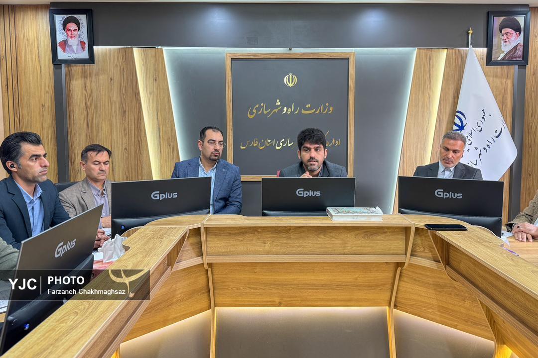 بیش از ۷۰۰ کیلومتر راه در  فارس در دست اقدام است