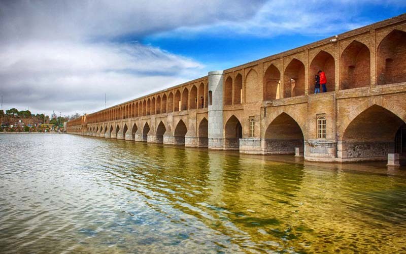گشت و گذار در شهر شاهكار معماری ایران/ سفری از زاینده رود تا چهارباغ