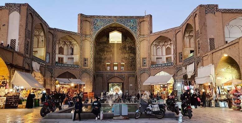گشت و گذار در شهر شاهكار معماری ایران/ سفری از زاینده رود تا چهارباغ