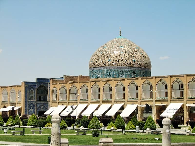 گشت و گذار در شهر شاهكار معماری ایران/ سفری از زاینده رود تا چهارباغ