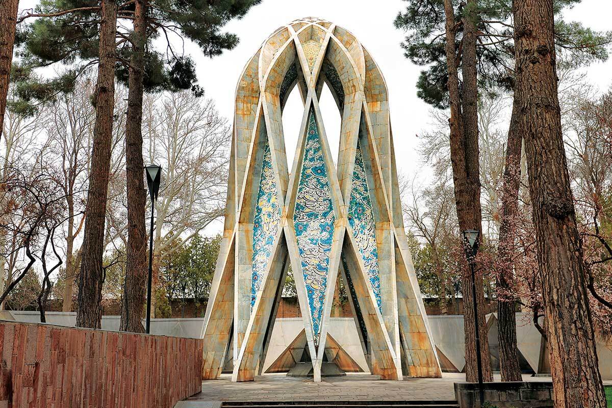 سفری به جاده ابریشم / از خانه داروغه تا سفر به ترسناک ترین جنگل ایران سفری به جاده ابریشم / از خانه داروغه تا سفر به ترسناک ترین جنگل ایران