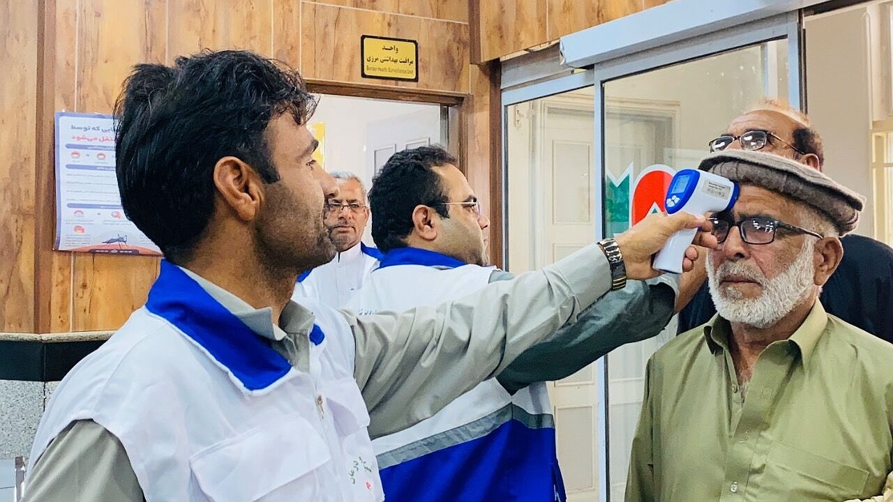 مراقبت سندرمیک در میرجاوه /  سدی محکم در برابر بیماری‌های واگیر با غربالگری ۷۵ هزار مسافر