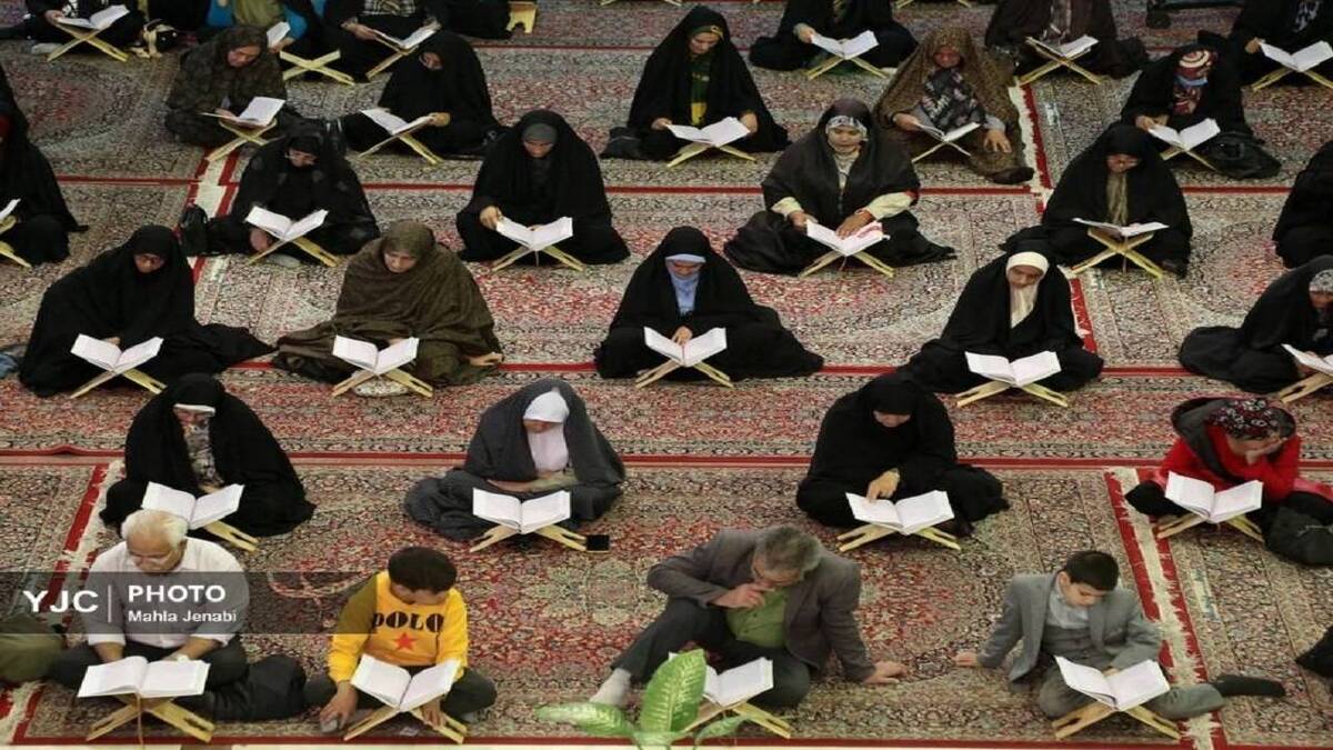 باشگاه خبرنگاران -اعتیاد به فضای مجازی فرصت قرآن خواندن را از انسان سلب می‌کند