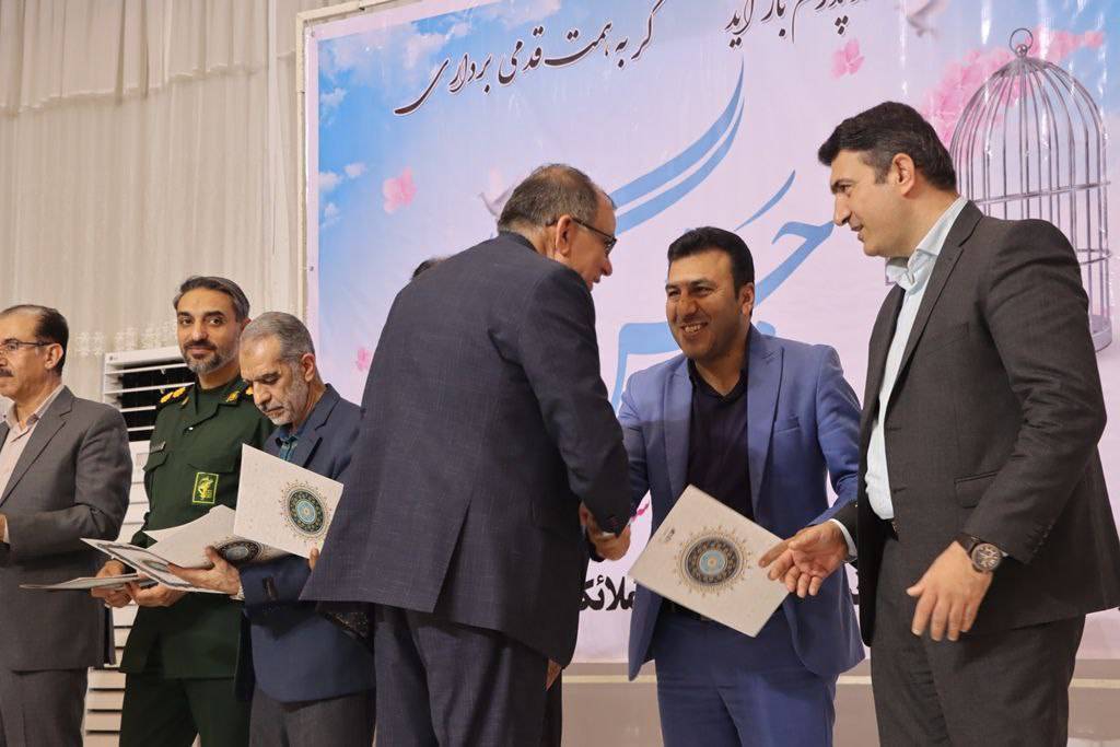 گوشه&zwnj;هایی از مراسم جشن گلریزان در لارستان