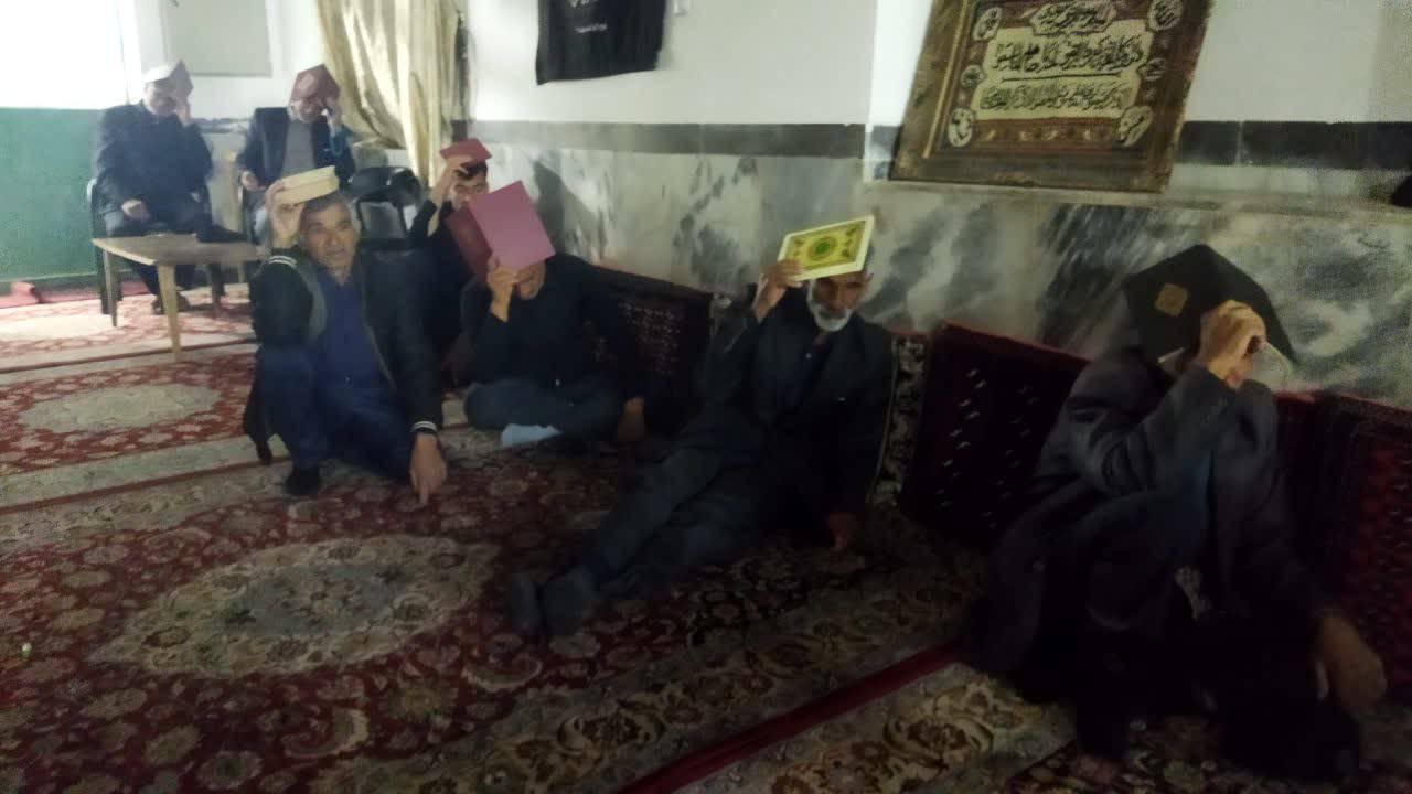 شب زنده داری اهالی روستای ده محمد در شب نوزدهم ماه مبارک رمضان
