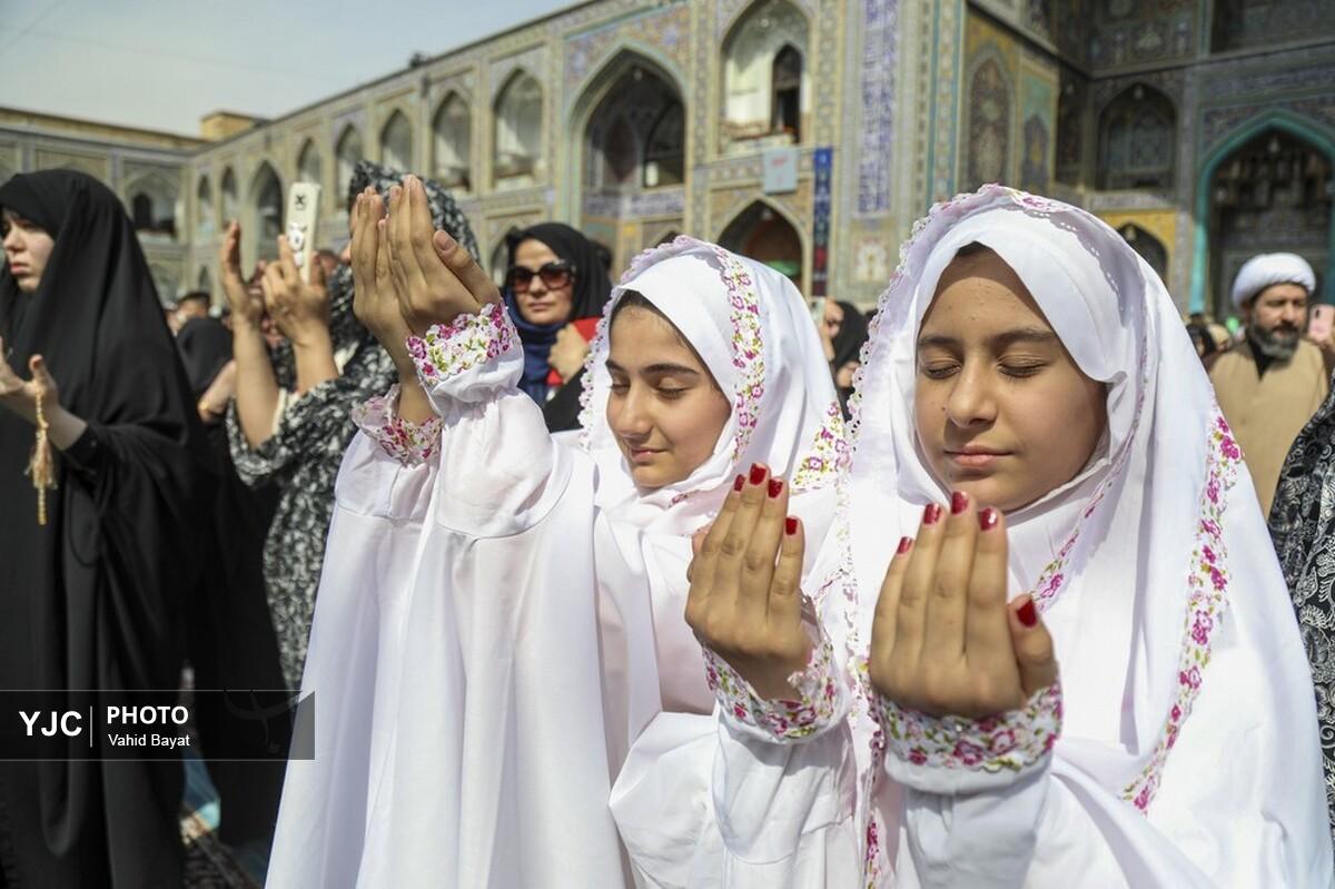 لحظه سال تحویل ۱۴۰۵ در حرم مطهر امام رضا (ع)