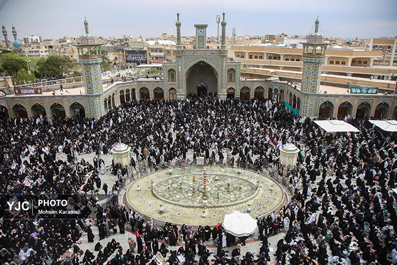 مراسم تحویل سال ۱۴۰۴ در حرم حضرت معصومه (س)