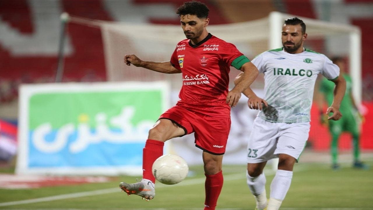 ملاقات پرسپولیس با گربه سیاهش در اراک/ استقلال بدون سرمربی به دنبال بُرد برابر نساجی