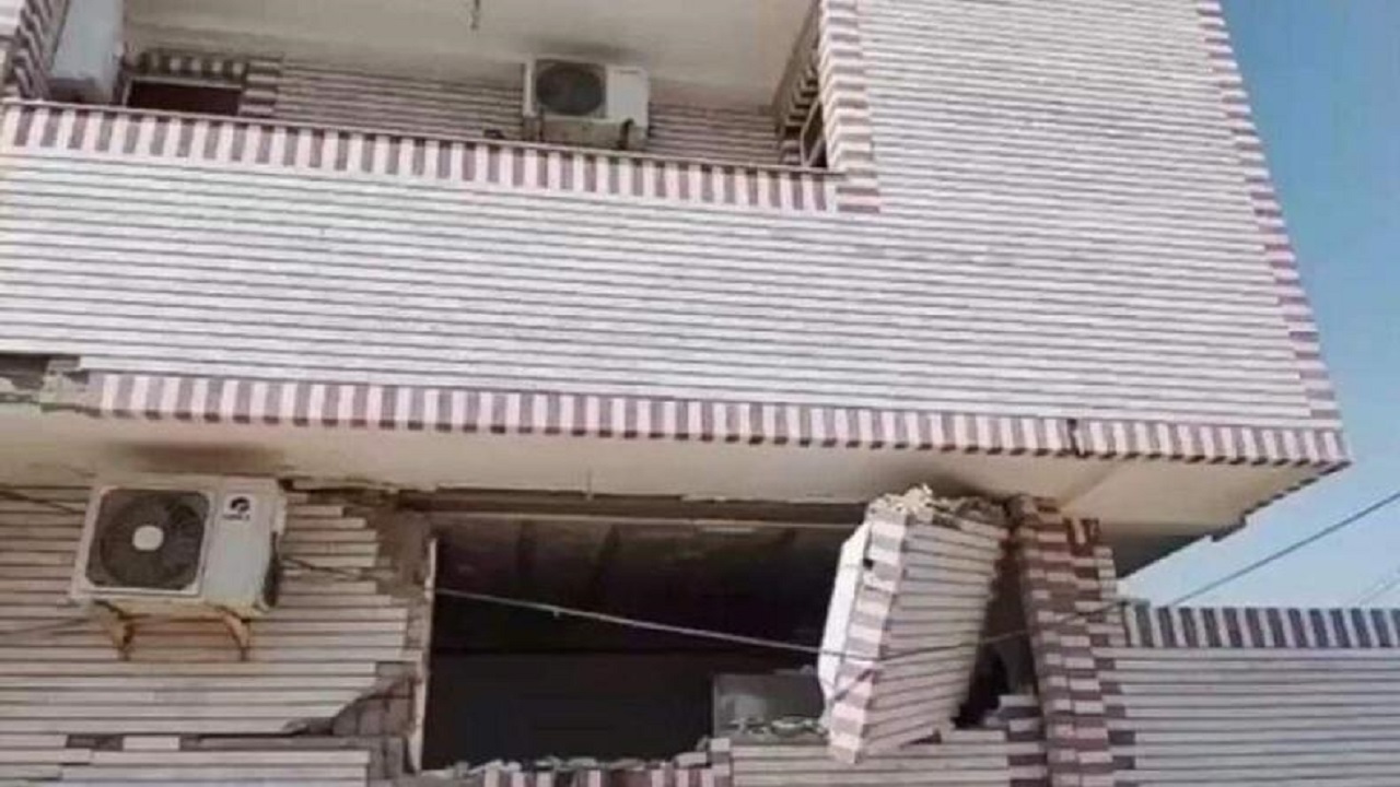 انفجار بمب صوتی در ساختمان ستاد بنیاد مسکن چابهار‌ + فیلم