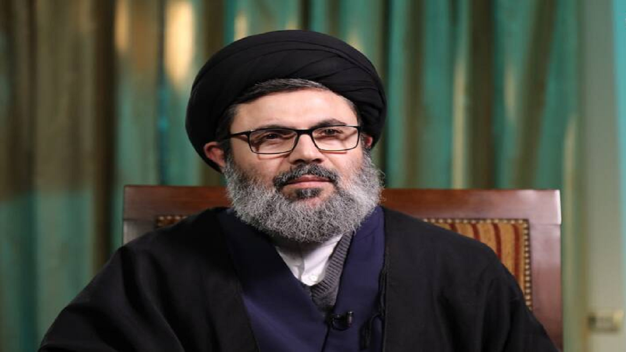 شهید می‌شویم، خون می‌دهیم، اما در برابر دشمنان به زمین نمی‌افتیم!