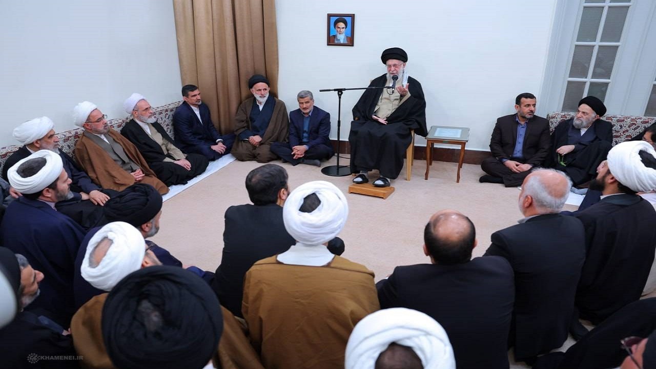 رهبر معظم انقلاب: حوزه علمیه وام‌دار آیت‌الله جوادی‌آملی است