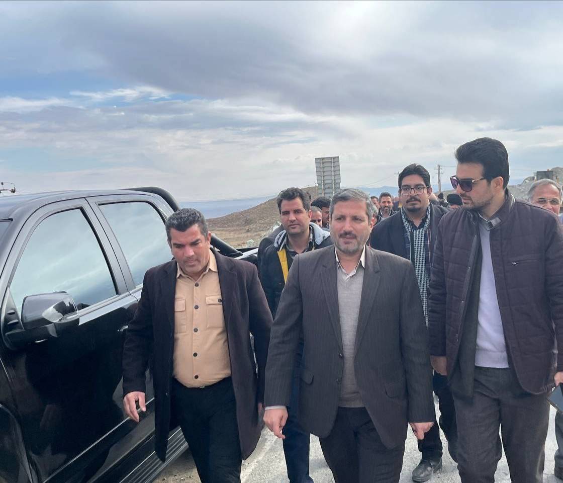 طرح تعریض جاده با کمک اهالی