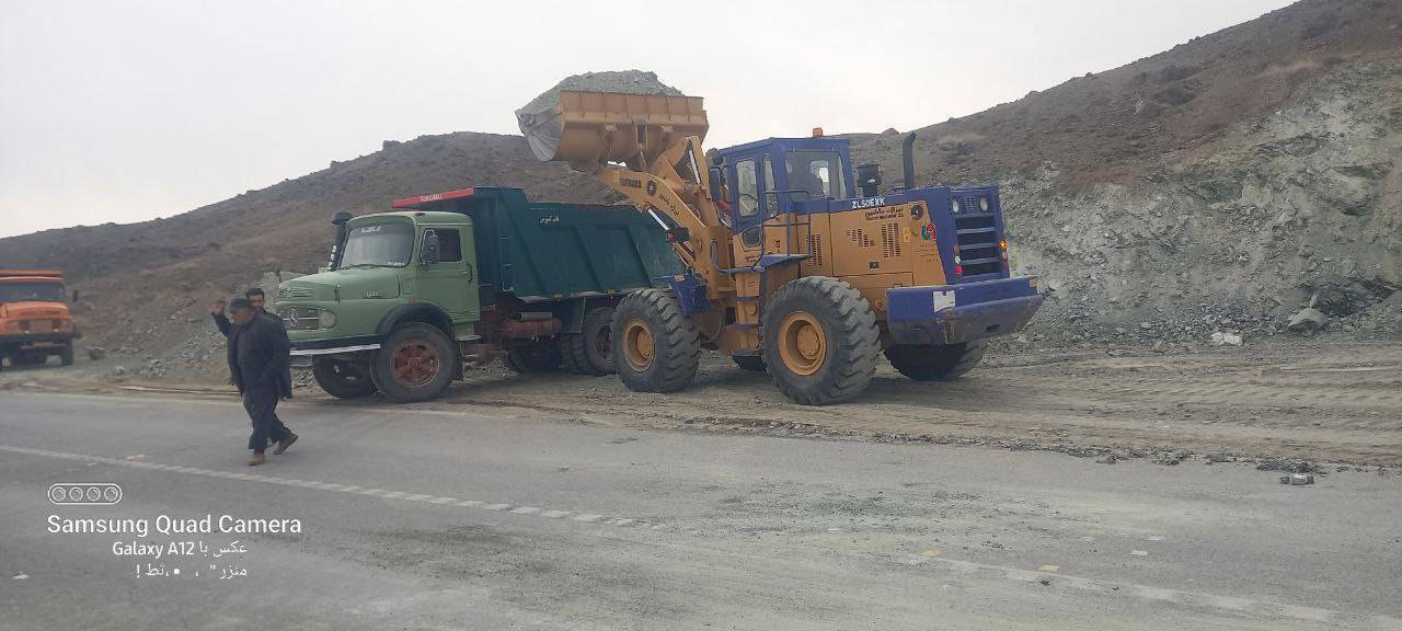 طرح تعریض جاده به همت اهالی
