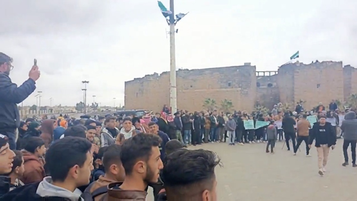 به آتش کشیدن گذرنامه اسرائیلی در تظاهرات حمایت از فلسطین + فیلم