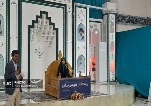 محفل انس با قرآن دانش آموزی در بندرعباس+عکس
